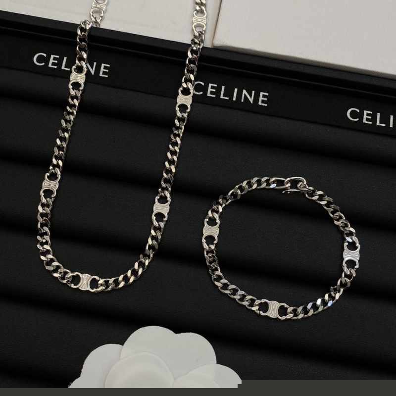 Ce**e necklaces